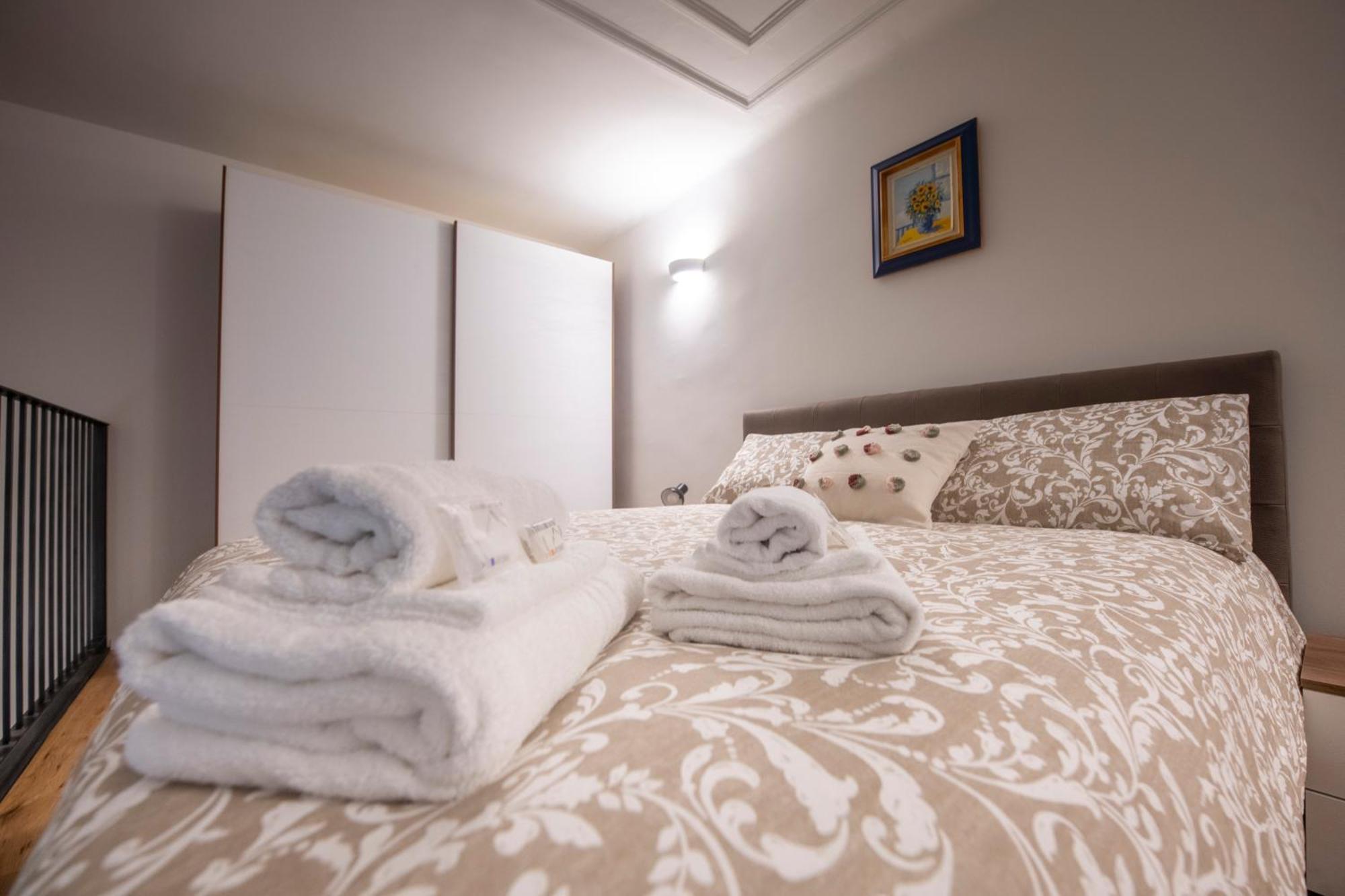 258 - The Loft In Largo Zecca - Luxury Nel Cuore Di Genova Buitenkant foto